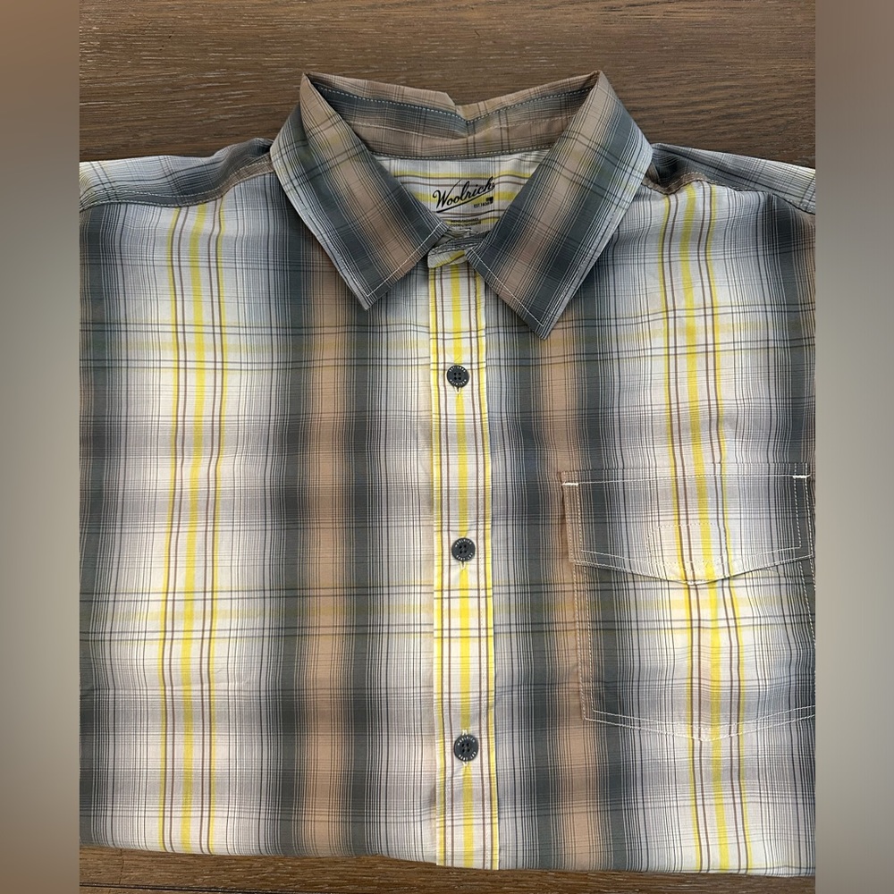Woolrich Short Sleeve‎ Shirt Size XL Gently Worn